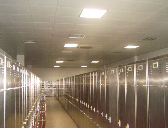 武漢通用導(dǎo)光管采光系統(tǒng)室內(nèi)效果(車間) 武漢通用導(dǎo)光管采光系統(tǒng)室內(nèi)效果(車間)