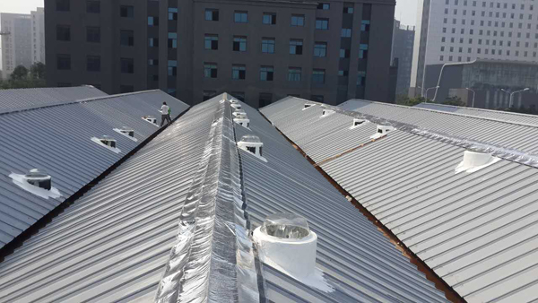 鄭東新區(qū)行政服務中心光導照明系統(tǒng)安裝圖 鄭東新區(qū)行政服務中心光導照明系統(tǒng)安裝圖