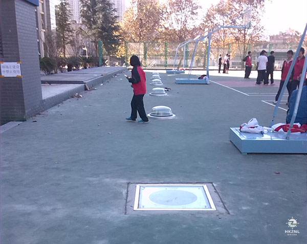 平板形與半球形采光器應(yīng)用效果圖 平板形與半球形采光器應(yīng)用效果圖